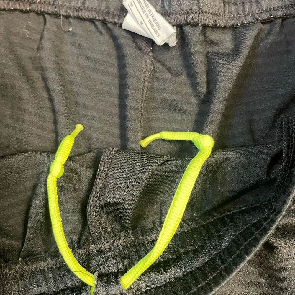 Men’s Vintage Black Nike Gym Shorts - Picture 3 of 3